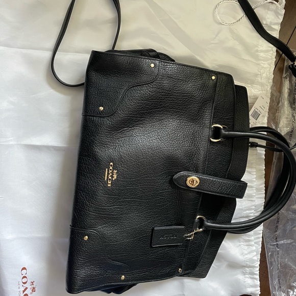 NWT Authentic Coach Purse and purse. Comes with dust bag price on tag is USD - Picture 3 of 7